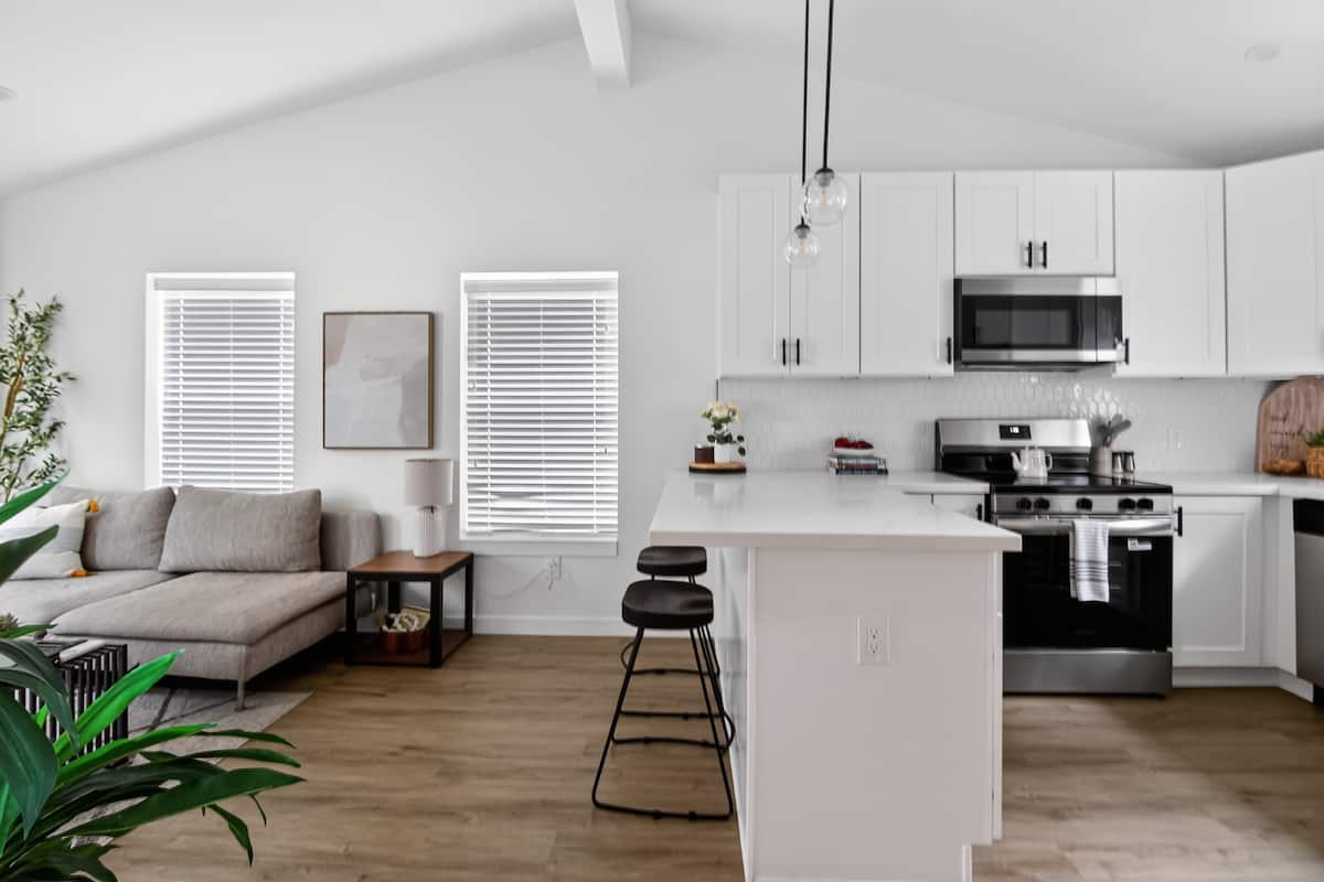 Tacoma Tiny House | Parking | AC | Laundry
