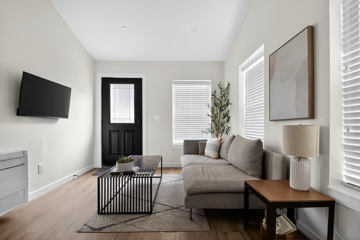 Tacoma Tiny House | Parking | AC | Laundry